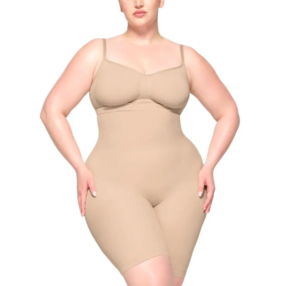 SKIMS Seamless Sculpt Mid Thigh Short Small